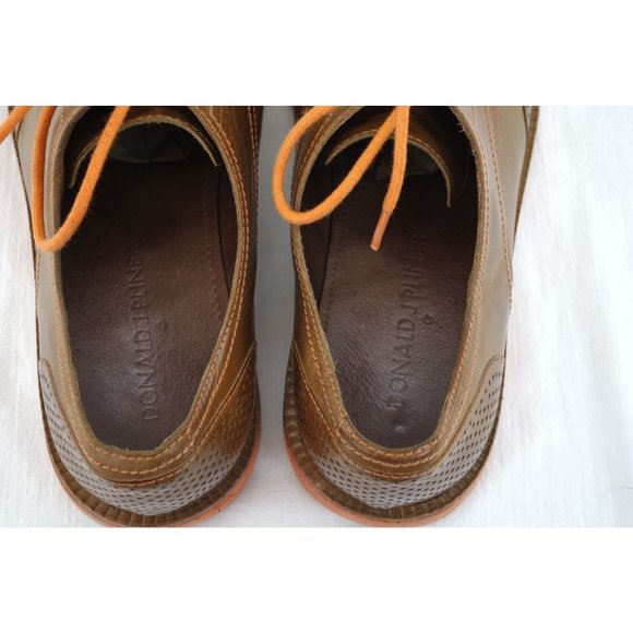 Donald Pliner EDD-61 Wingtip Oxfords - Picture 6 of 8